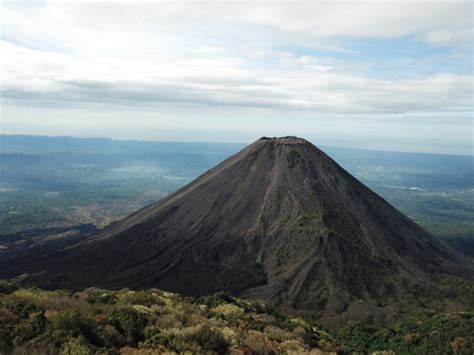 Docente De La Unah Colabora En Proyecto Para Mapear Volcanes En