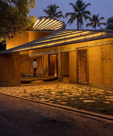 Wallmakers Designs Its Jackfruit Garden Residence With A Twisting Surface Organic Architecture