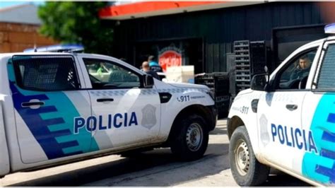 Captan El Momento En Que Comerciante Asesina A Balazos A Joven De 16 Años Que Intentó Robar Su