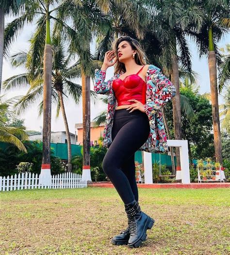Bhojpuri Sizzler Akshara Singhs Hot Photos Go Viral Bigg Boss OTT Fame Star Shows Off Her Glam