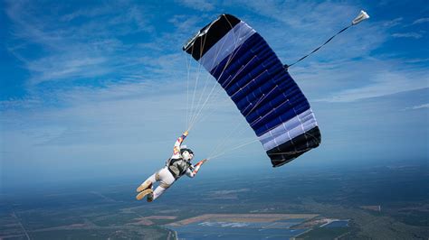 Sabre3 Review - Skydivemag