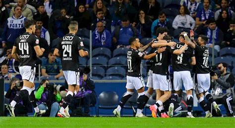 Notícias Vitória de Guimarães vence na visita ao FC Porto e aproxima