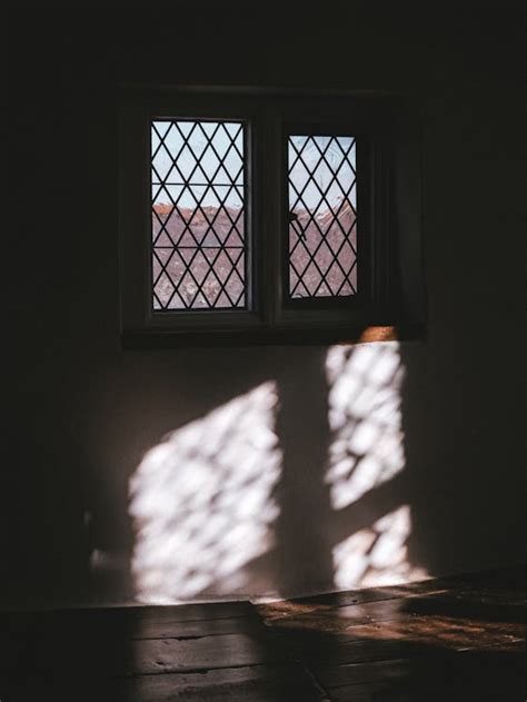 Sunlight in Empty Room · Free Stock Photo