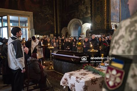 Cephede Hayat N Kaybeden Ukraynal Asker I In Cenaze T Reni D Zenlendi