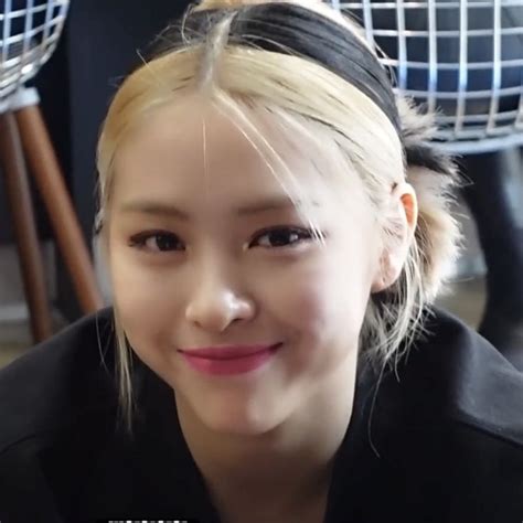 Itzy Ryujin Icon Messy Lq Pfp Cute Midzy Ryu Itzy Vocalist Girl