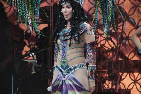 Cher Topless à 67 Ans Voici