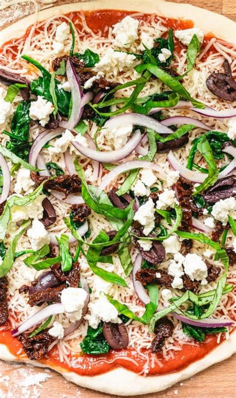 9 Classic Pizza Recipes That Never Fail To Delight