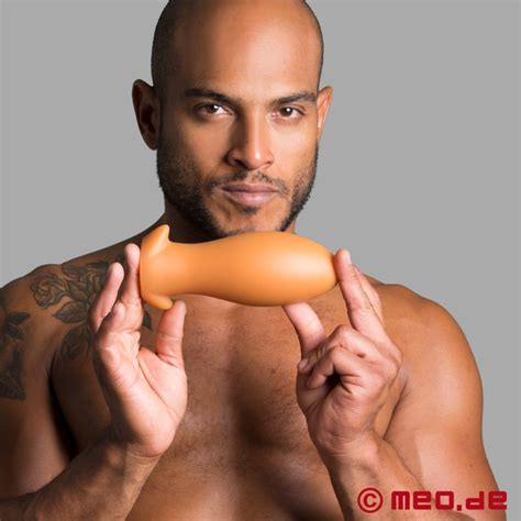 Gold Big Boy Anal Stretching Butt Plug For Deep Relentless Train
