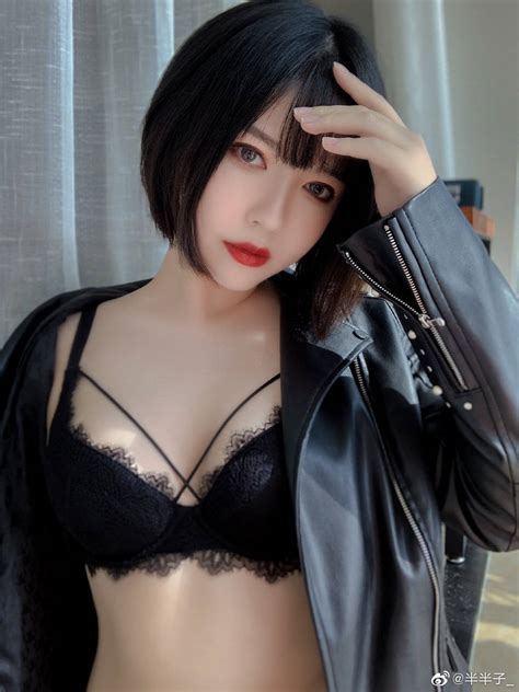 Weibo 半半子 9P 半半子 banbanko cosplay 美女 正妹 아름다움 beauty