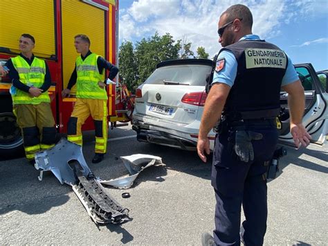 Crottet Faits Divers Un Accident Entre Trois Voitures Fait Trois