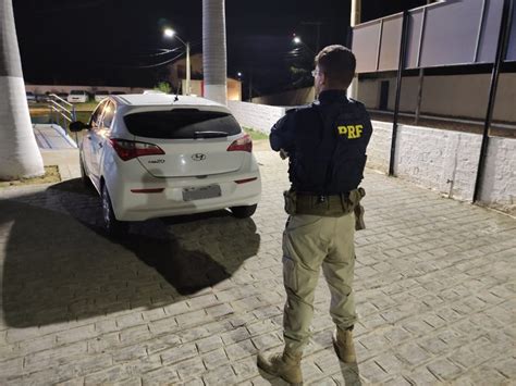 PRF recupera em Serra Talhada carro roubado há 5 anos na Bahia Farol