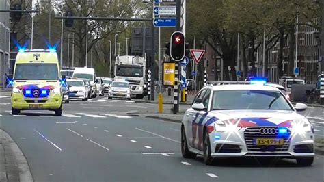 Spoedtransport Verkeerspolitie Audi A Begeleidt Ambulance Met