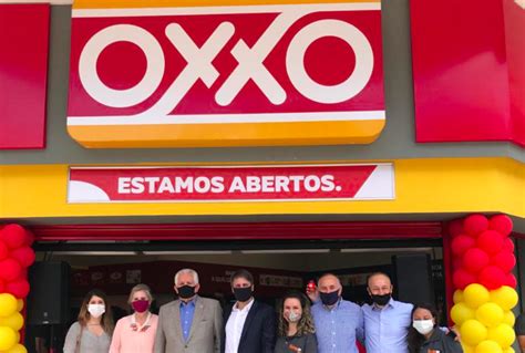 Oxxo Inaugura Su Primera Tienda En Brasil