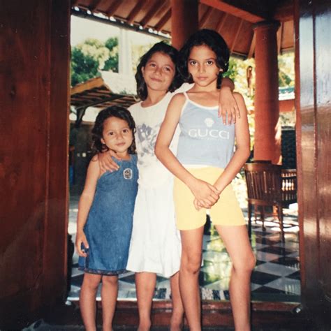 9 Enchanting Charms Of Putri Marino With Her Two Sisters Having