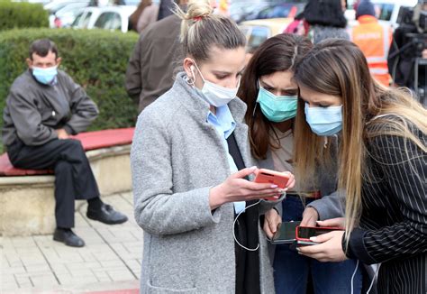 Coronavirus Pesaro Urbino Altri Sette Morti Chiudono Negozi E Ristoranti