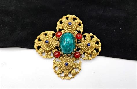 Awesome Vtg RICHELIEU Etruscan Style Cabochon Gold P Gem