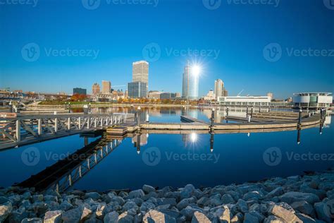 Milwaukee skyline in USA 4897293 Stock Photo at Vecteezy