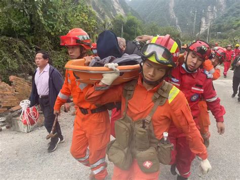 泸定地震救援纪实：搭桥渡河挺进震中，“不放弃任何一点可能” 新闻频道 和讯网