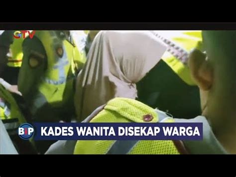 Bu Kades Disandera Warga Jam Digembok Di Dalam Balai Desa Youtube