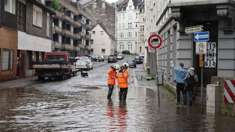 Gewitter In Nrw Starkregen Führt Teils Zu Überflutungen