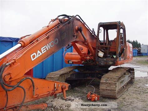 Daewoo S 220 Cv 2001 Mobile Digger Construction Equipment Photo And Specs