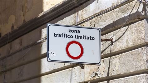 ZTL Milano la nuova Area B slitta al 25 febbraio 2019 chi può circolare