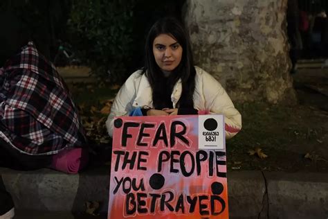 Gürcistan Da Seçim Sonuçlarına Protesto Muhalifler Caddeyi Kapatıp Çadır Kurdu Haberler