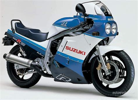 1985 Suzuki GSX R 750 Moto ZombDrive