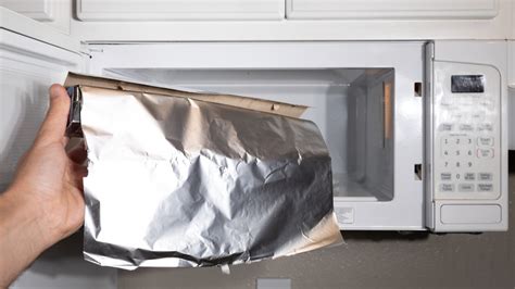 You Ve Been Using Aluminum Foil All Wrong According To Experts