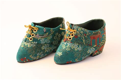 Japanese Foot Binding Shoes