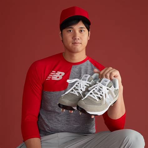 Mlb 日籍球星大谷翔平正式簽約 New Balance，個人專屬 574 限定版釘鞋也曝光了！ Juksy 街星