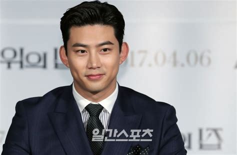 포토 옥택연 여심 흔드는 옅은 미소 Jtbc 뉴스