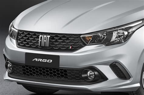 Fiat Argo 2021 traz nova grade e mais equipamentos mas perde versão