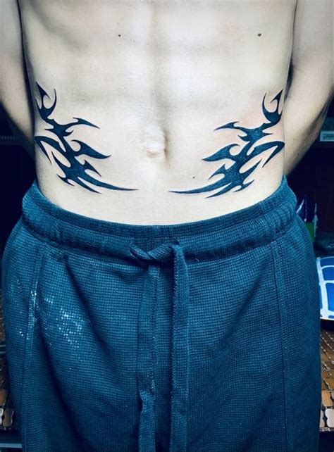 45 tatuagens na barriga masculina incríveis para fazer