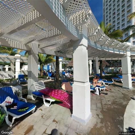 Europcar Renta De Autos En Mazatlán Hotel Riu — Alquiler De Coches En