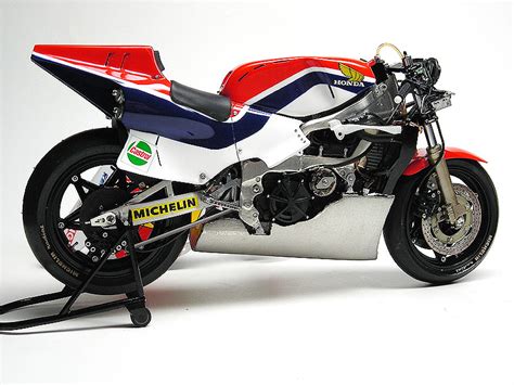 Racing Scale Models: Honda NSR 500 F.Spencer 1984 by Max Moto Modeling