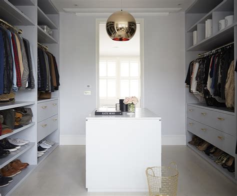 Small Walk In Closet Design Layout