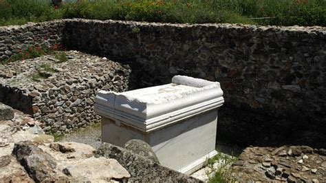 Kosovo Ulpiana Tombs At The Excavated Ancient Roman City Flickr