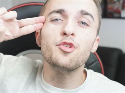 Balancetonyoutubeur Squeezie Pr Sente Ses Excuses Public