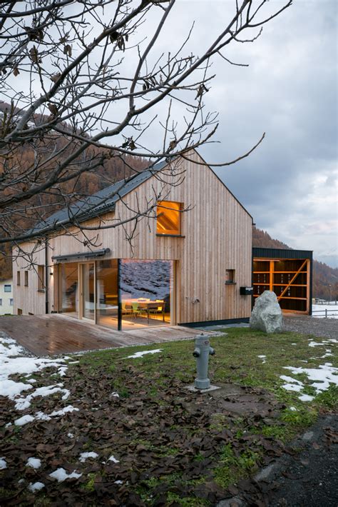Modern Hillside Homes: The Integration of Design and Nature in House ...