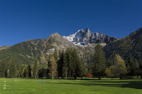 Aux Pieds De La Verte Et Des Drus Le Golf De Chamonix Mont Flickr