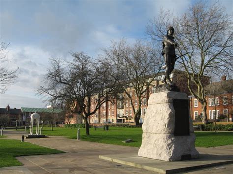 War Memorial Queens Gardens © Sue Adair Cc By Sa20 Geograph