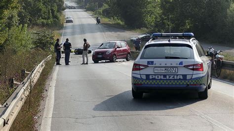 Forte Dei Marmi Motociclista Muore Nello Scontro Con Unauto Il Tirreno