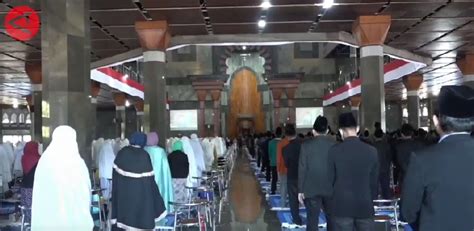 Mengintip Pelaksanaan Salat Jumat Di Masjid Al Zaytun Video Dailymotion