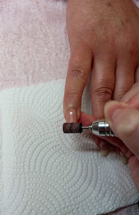 5 Easy Steps on How to remove acrylic nails at home without damaging your nails – The Nail Tech ...