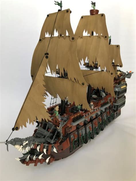 Lego Pirate Ship Flying Dutchman