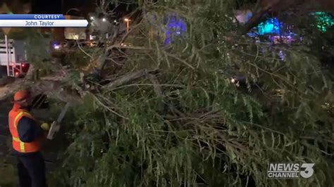 Strong Winds Knock Down Trees On Arenas Road In Palm Springs Kesq