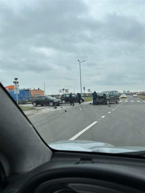 Foto Nesre A U Akovcu Sudar Izme U Teretnog I Osobnog Vozila