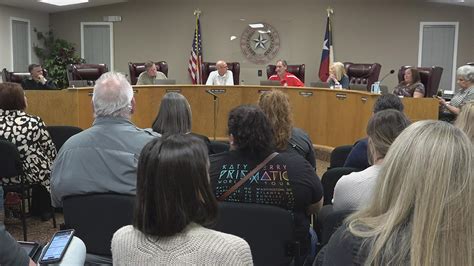 Lumberton ISD school board to vote on four-day school week again | 12newsnow.com