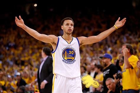 See Steph Curry Sink 105 Three-Pointers in a Row in Mesmerizing Viral ...